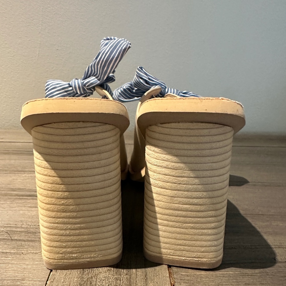Dolce Vita Amber Cream and Blue Striped Heels Size 8 - Picture 3 of 8